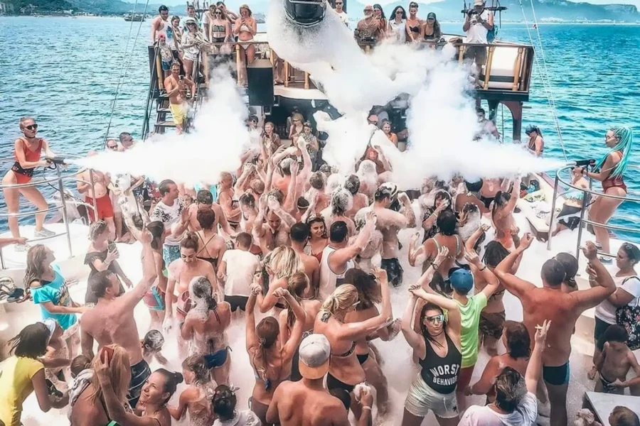 Party Boat Tour with Lunch in Kemer Bays